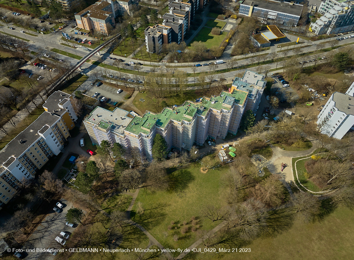 21.03.2023 - Luftbilder von der Baustelle Karl-Marx-Ring 53-57 in Neuperlach